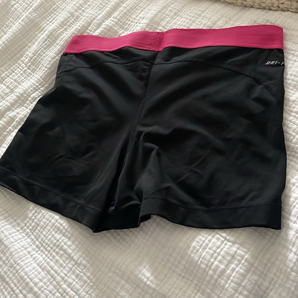 Nike Pro Shorts XL - Picture 3 of 3